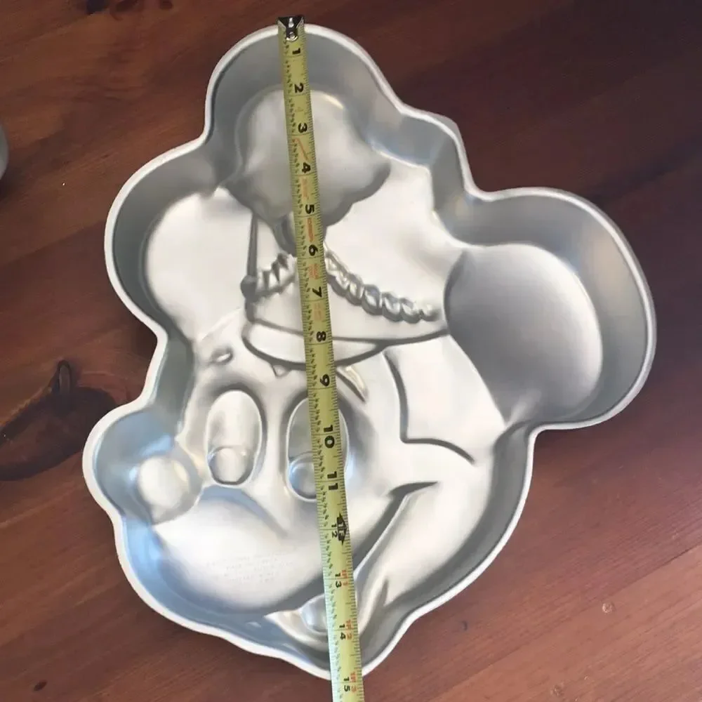 Wilton Vintage Mickey Mouse Band Cake Pan 515-302